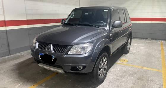 MITSUBISHI PAJERO TR4 2.0 4X4 16V 140CV FLEX 4P AUTOMÁTICO MITSUBISHI PAJERO TR4 2.0 4X4 16V 140CV FLEX 4P AUTOMÁTICO